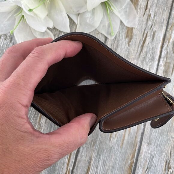 Coach Medium Corner Zip Wallet In Signature Canvas With Shell Print Bag Purse - Picture 7 of 13